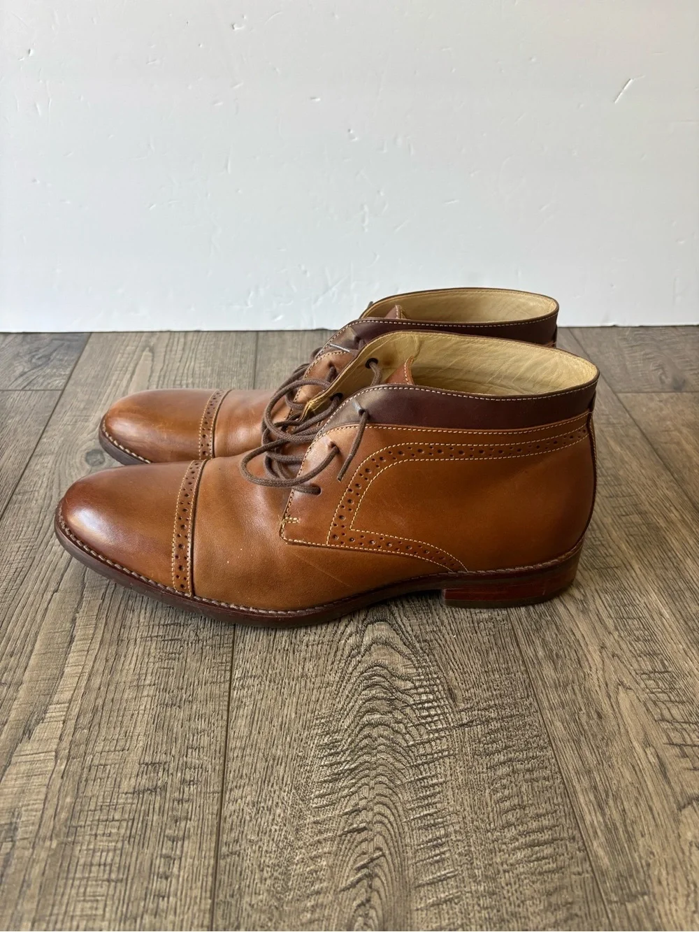 Johnston & Murphy Tan Leather Cap-Toe Chukka Boots